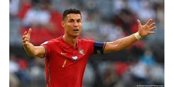 Maguire niechętnie rezygnuje z opaski